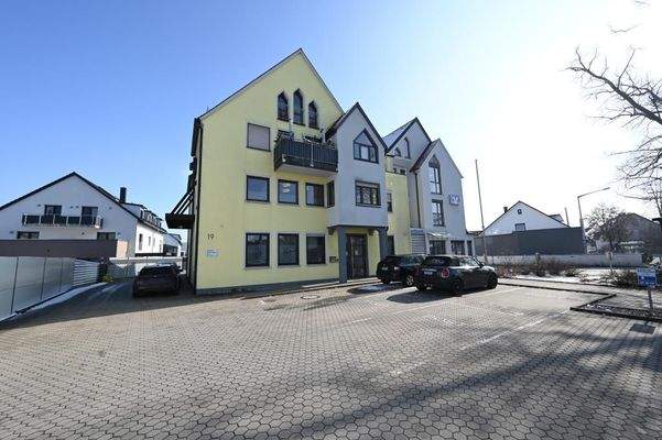 Ausreichend Parkplätze