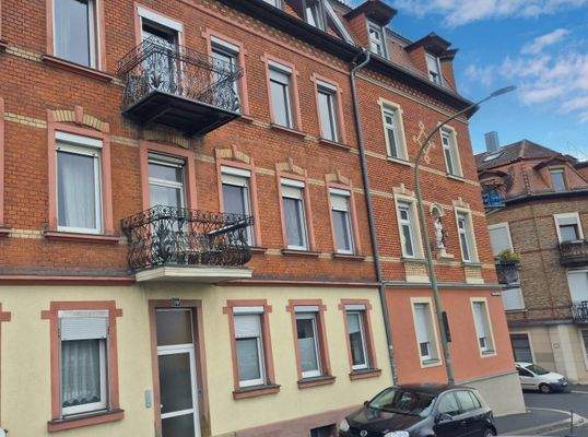 traditionsreiches Mehrfamilienhaus