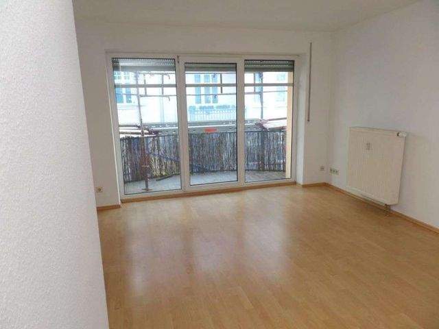 großzügig geschnittene 2-Raumwohnung mit Balkon in guter Lage - Photo 5