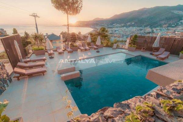 Seafront Properties with Unique Views in Alanya Carsi