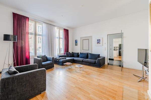 Living area with fireplace 