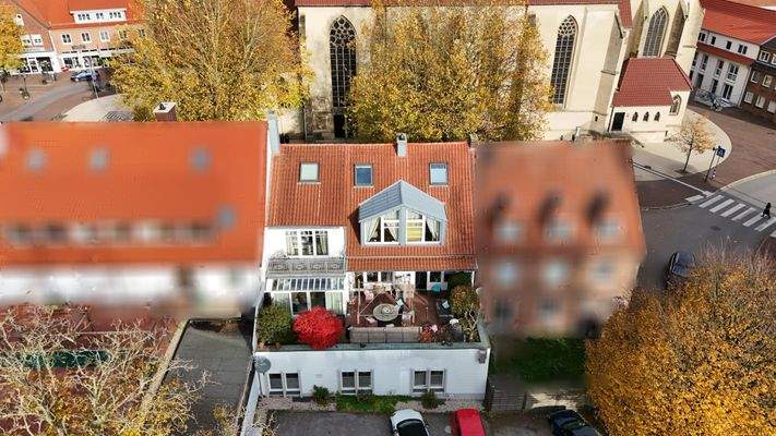 Hausrückansicht / Dachterrasse