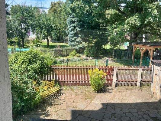 Hinterhof und Garten