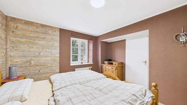 2. Wohneinheit Erdgeschoss - Hauptschlafzimmer