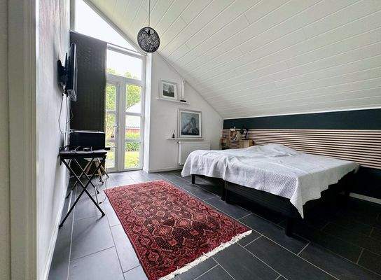 Schlagfimmer mit Zugang zum  Garten