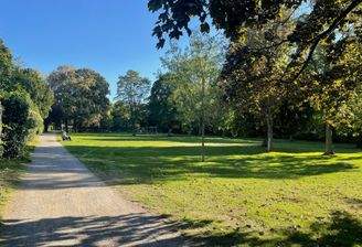 Park am Objekt GOLDECK Nr. 1