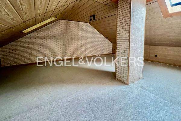 EV - Ausgebauter Dachboden