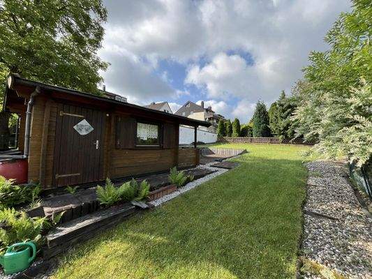 Garten mit Gartenhaus