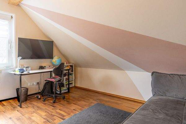 Modernes Familienhaus mit Traumgarten und Blick ins Grüne