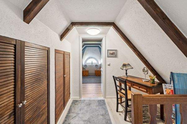 Flur mit Einbauschränken