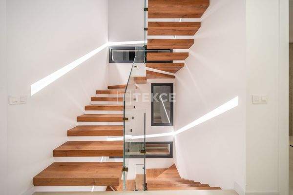 Elegant Villa with Private Pool and Solarium in Benalmádena Málaga