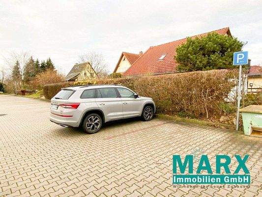 Parkplätze vorhanden