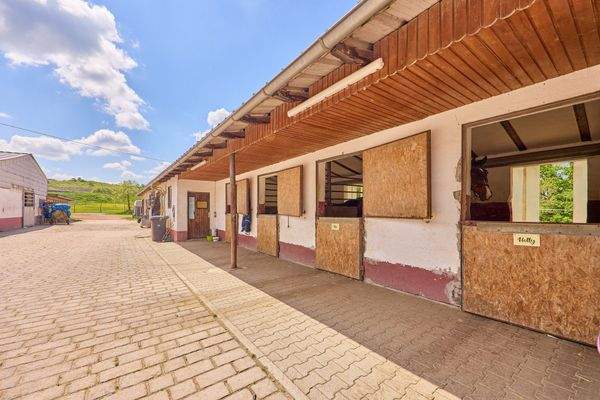 15 Weiteres Stallgebäude.jpg