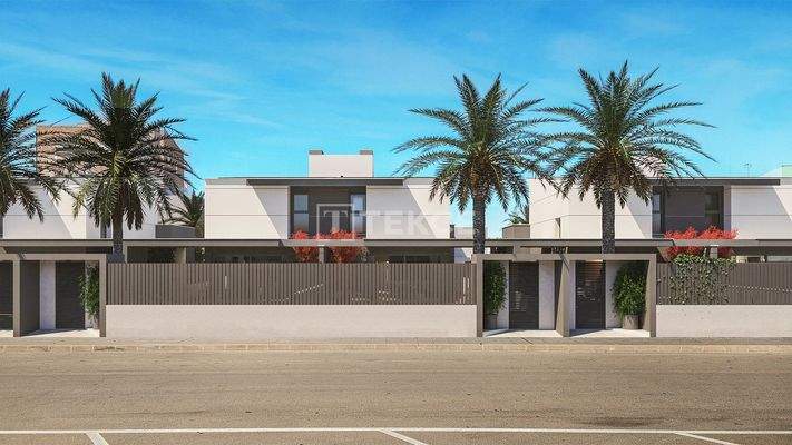 Semi-Detached Villas Meters from the Beach in Los Nietos
