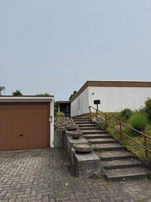 Hauszugang u. Garage