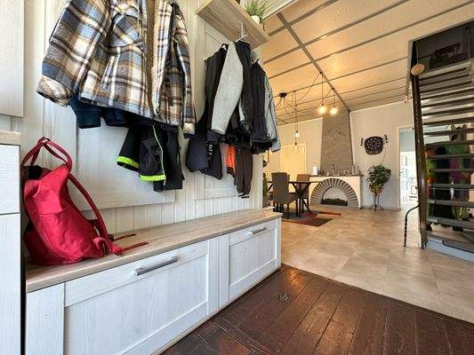 Eingangsbereich mit Blick in die Diele