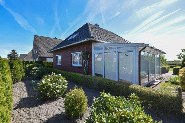 Ansicht mit Wintergarten