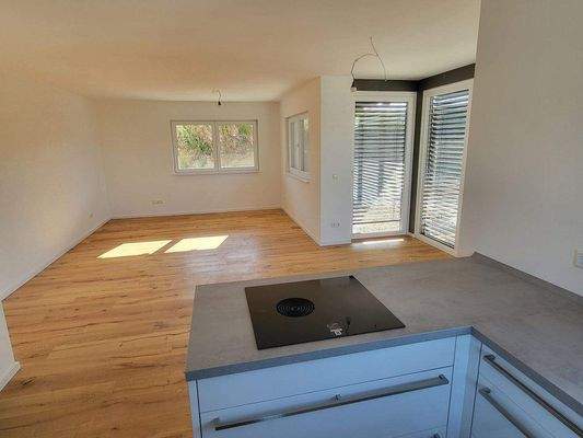 großzügiger Wohnbereich.jpg