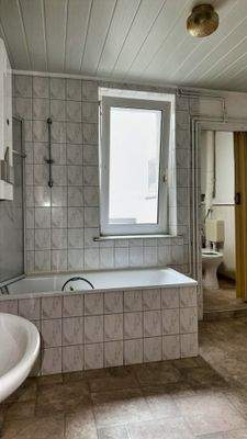 Bad u.WC i.WE im OG Haus Nr.1a