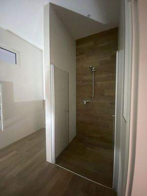 Bad mit ebenerdiger Dusche