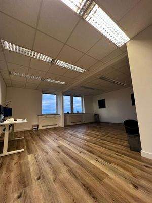 PHOTO-2025-10-29-08-52-33 13.jpg