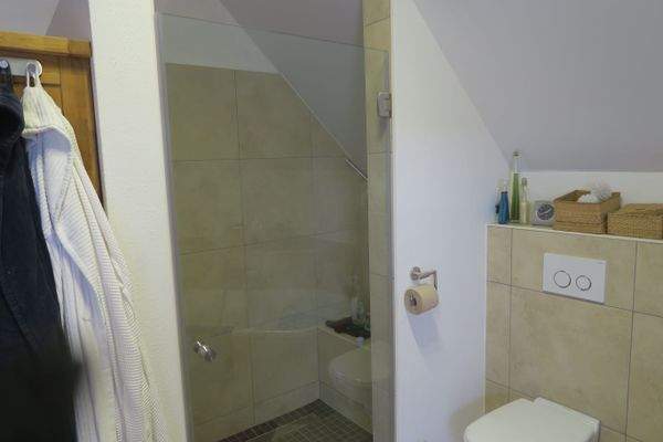 Bad Dusche WC Schlafzimmer