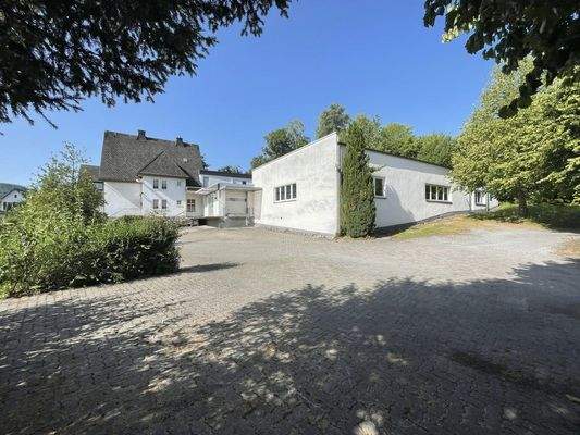 Ansicht Haus u. Halle