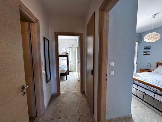 Kreta, Panormos: Apartment im ersten Stock in einer Wohnanlage zu verkaufen