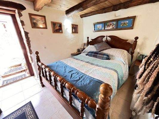 Kreta, Paleloni – Traditionelles kretisches Haus mit ikonischen Steinbögen