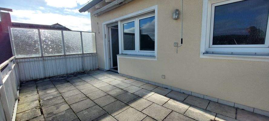 Terrasse mit Markiese.jpg