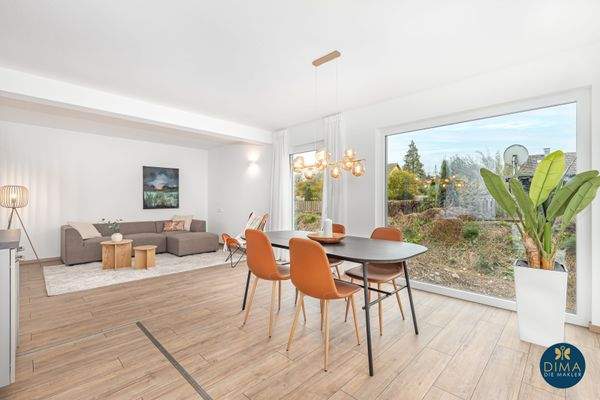  Wohn- und Essbereich