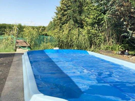 Ihr großzügiger Swimmingpool