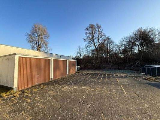 Garagen / Stellplätze