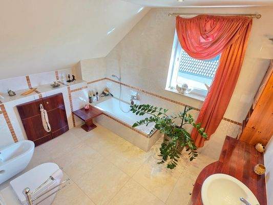 Exquisites Badezimmer