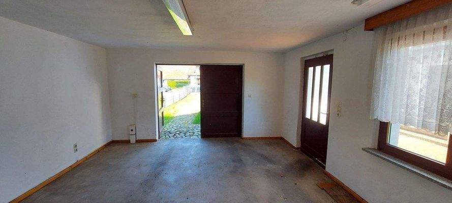 Nebengebäude Garage