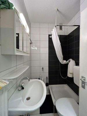 Badezimmer mit Dusche