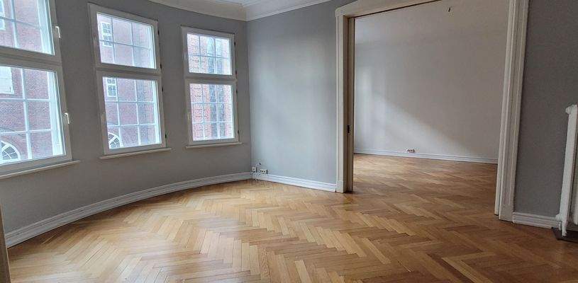 Wohnraum 2-3, strassenseits