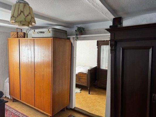 Schlafzimmer 1.OG mit Zugang zu 2. Zimmer 