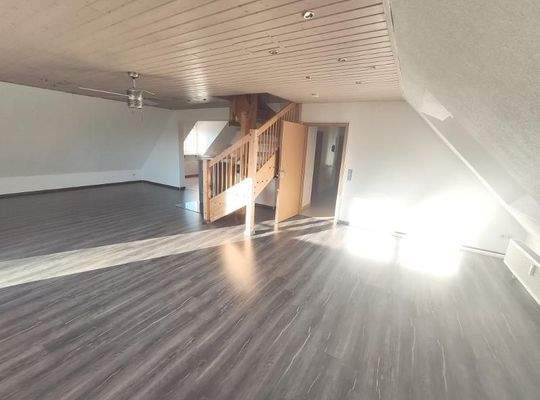 Whg. 1: Essbereich und Wohnzimmer Bild 3