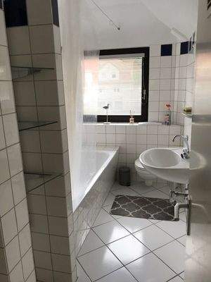 Dachgeschoss Badezimmer.jpg