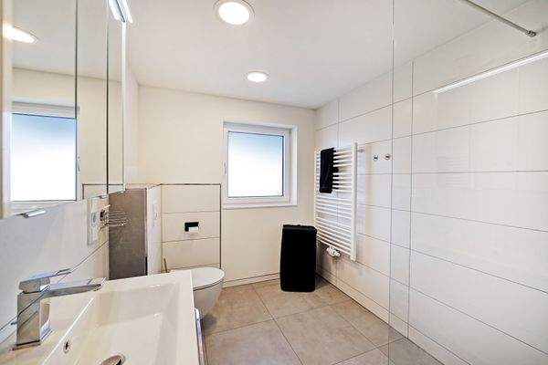 Badezimmer mit Tageslicht