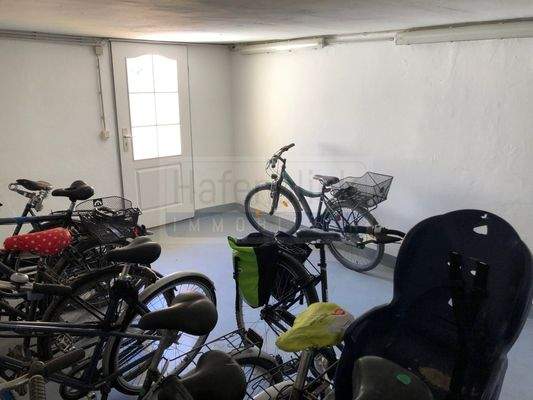 Fahrradkeller (im Haupthaus)
