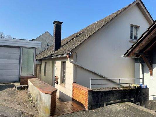 Hausansicht -Rückseite mit Eingangsbereich