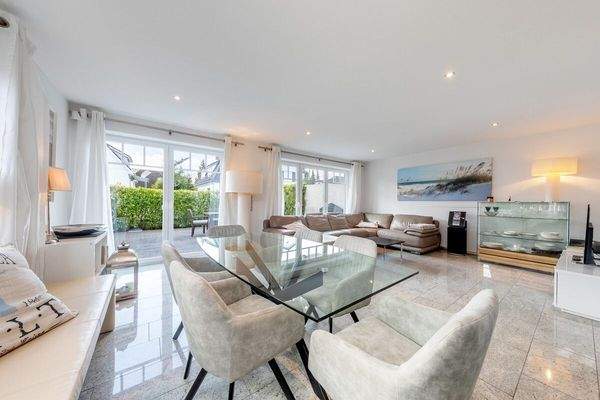 offener Wohn- und Essbereich 