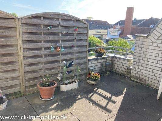 10-Balkonterrasse Anbau OG.JPG