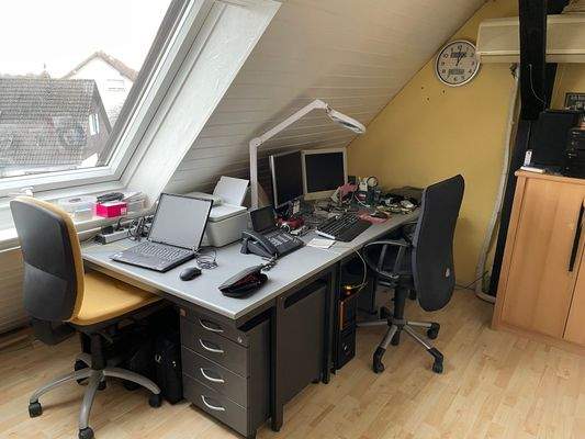 Kinderzimmer 1 / kleines Büro 