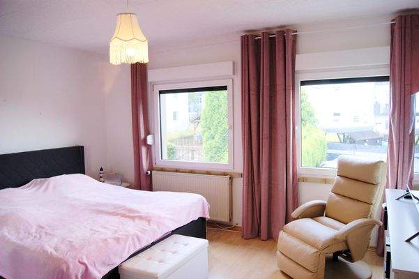 Schlafzimmer (Bild 2)