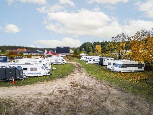 Grundstücksfläche von vorn