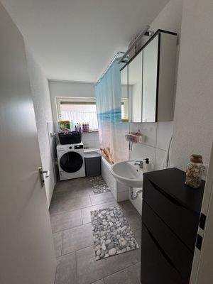 Modernes Badezimmer