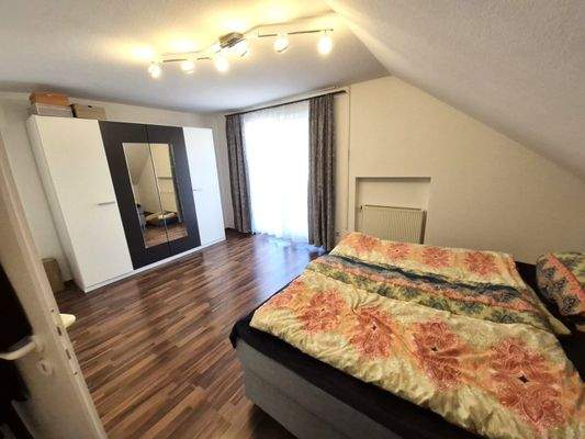 12. Schlafzimmer.jpg